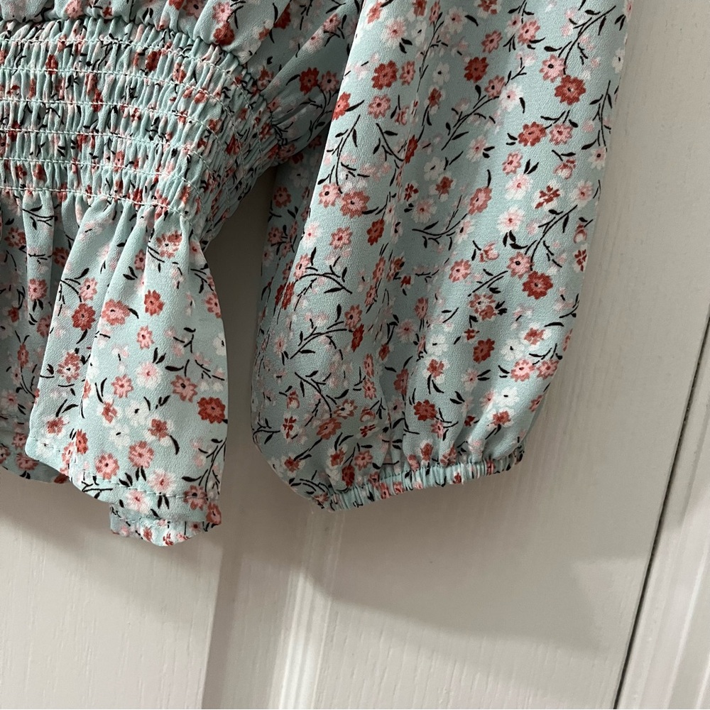 Floral Smocked Waist Blouse/Medium - Picture 4 of 5